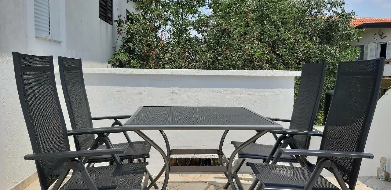 Apartments Max Vir